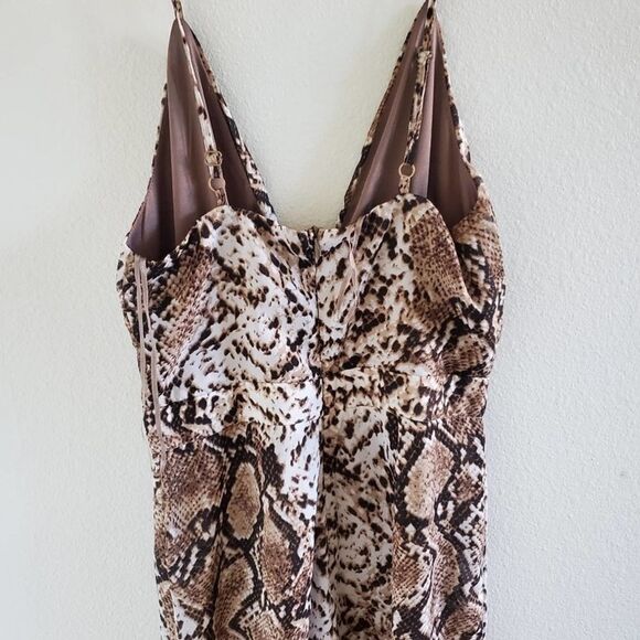 𝅺SUPERDOWN  Snake Print Wide Leg V Neck Jumpsuit Size Small - Picture 7 of 8
